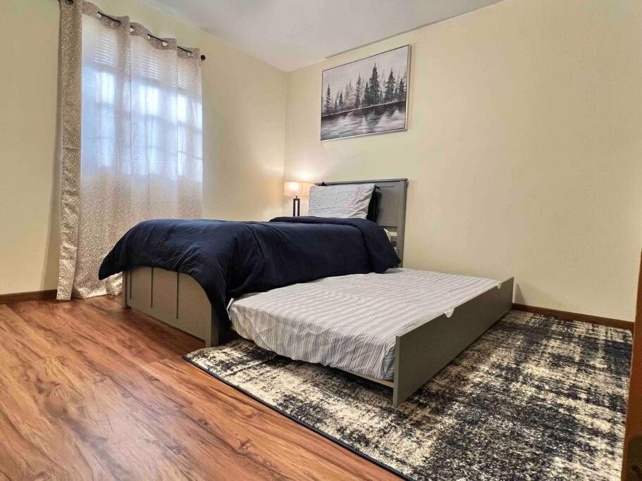Beautiful 2Br Apartment. Black-Out Curtains Пеория Екстериор снимка